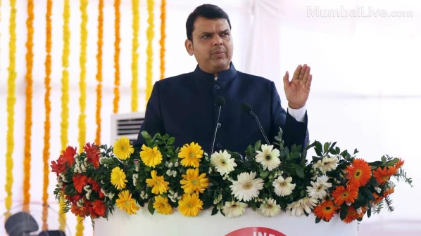 मुख्यमंत्र्यांकडून रेल्वे कामांच्या सुविधांचे लोकार्पण