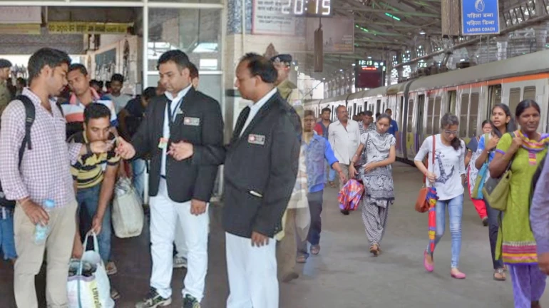 पश्चिम रेलवे ने दिसंबर में बिना टिकट के यात्रियों से वसूल किये 7 करोड़ रुपये