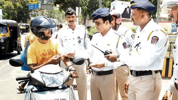 बाईकला मॉडिफाईड सायलेन्सर लावलाय? मग तुमच्यावर कारवाई होणार!