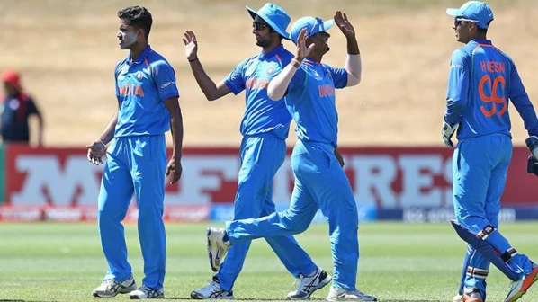 मुंबईकर पृथ्वी शॉची कमाल; पाकिस्तानच्या चिंधड्या उडवून भारताची विश्वचषकाच्या अंतिम फेरीत धडक