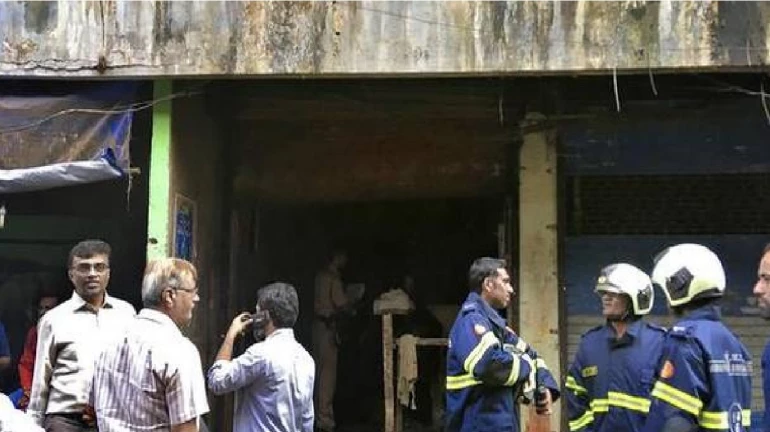 Fire at Dongri’s Mohommadi Manzil injures four