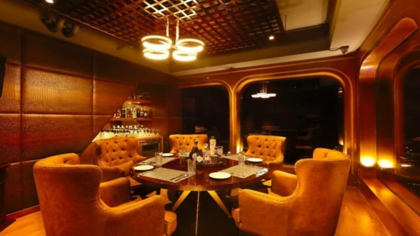 You can play FIFA, Call Of Duty at your table at this newly opened sports bar in Juhu!