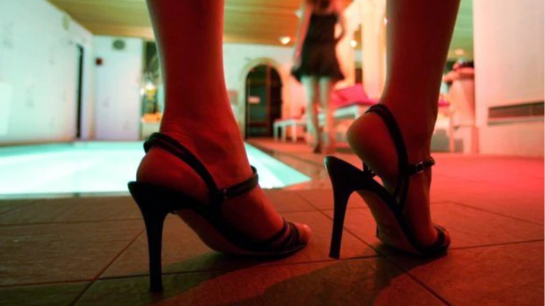 मालाड में हाईप्रोफ़ाइल सेक्स रैकेट का भंडाफोड़, एक महिला मॉडल सहित दो दलाल गिरफ्तार 