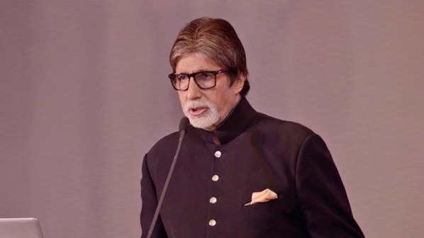 महानायकाची ट्विटरवरून एक्झिट घेण्याची धमकी, असं का?