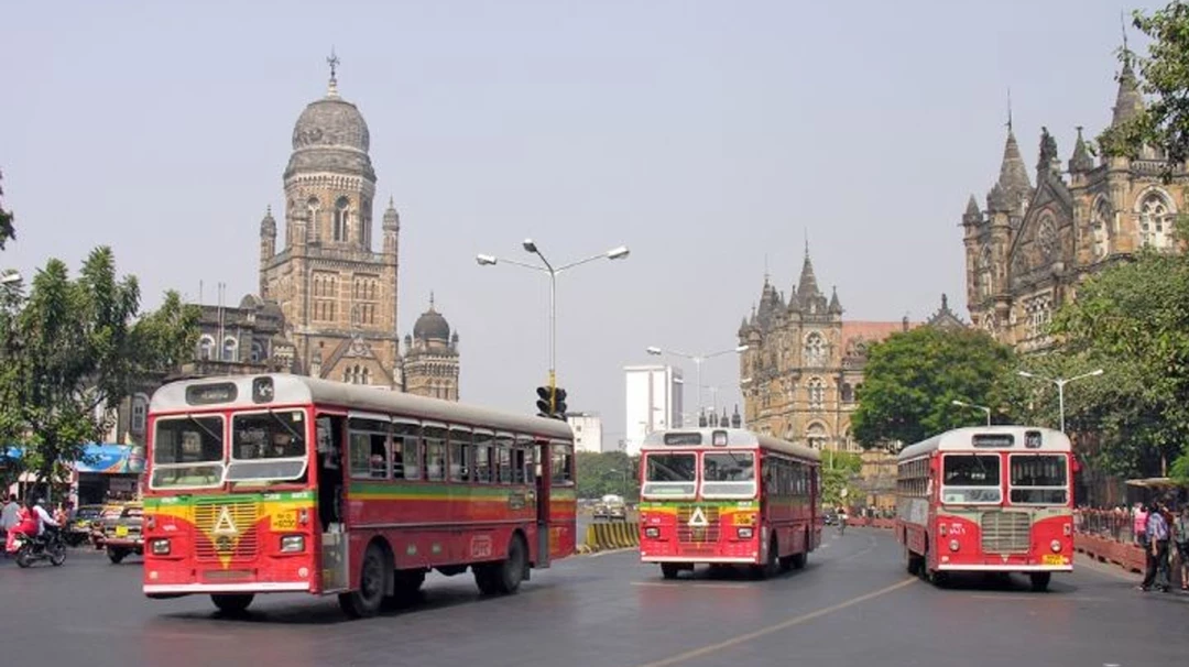 What is the best transport. Автобус в Мумбаи. Бомбей транспорт. Мумбайский автобус. Мумбайский автобус Индия.