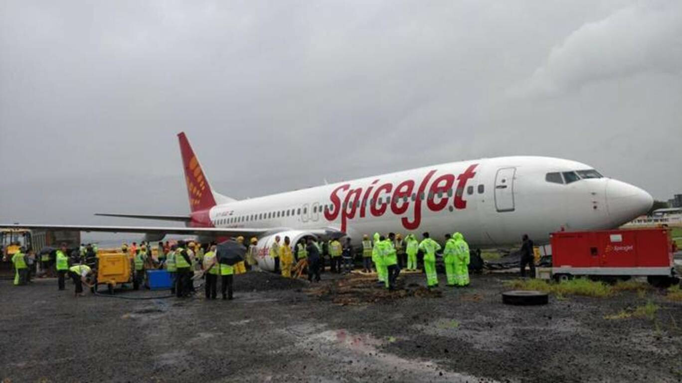 Cyclone Tauktae : सी-लिंक बंद, तर विमान सेवाही थांबली