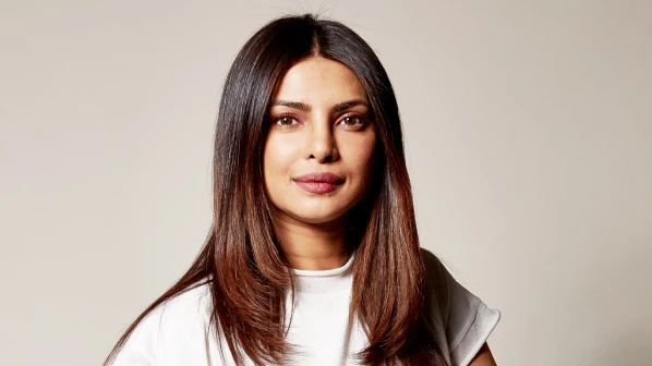 प्रियंका चोपड़ा ने किया खुलासा, थीं कमिटेड रिलेशनशिप में!