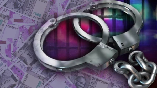 13 करोड़ ठगी के मामले में विदेशी गिरफ्तार 