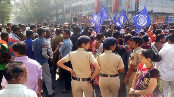 भीमा-कोरेगाव चौकशी म्हणजे फार्स, आयोगात सरकारचा प्रतिनिधी कशाला?