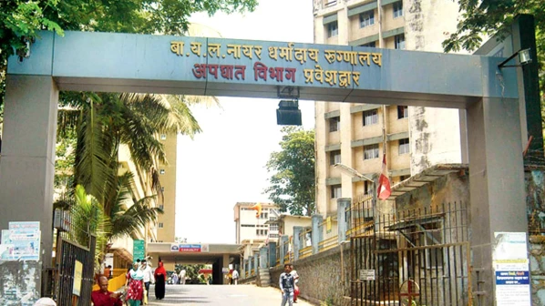 नायर एमआरआय प्रकरण - रेडिओलॉजिस्ट संघटना डॉ. शहांच्या बाजूने