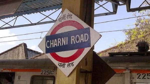 Meet Mumbai's Braveheart, Shrawan Tiwari, who jumped on the railway track to save a man's life