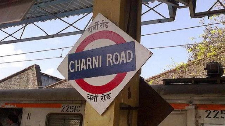 Meet Mumbai's Braveheart, Shrawan Tiwari, who jumped on the railway track to save a man's life