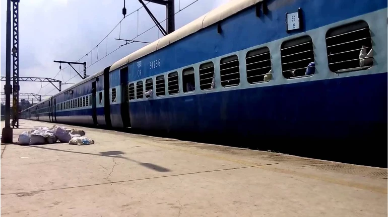 होली के लिए मुंबई से  गोरखपुर तक स्पेशल ट्रेन