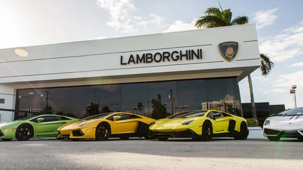 महाराष्ट्र में निवेश कर सकती है लेम्बोर्गिनी!