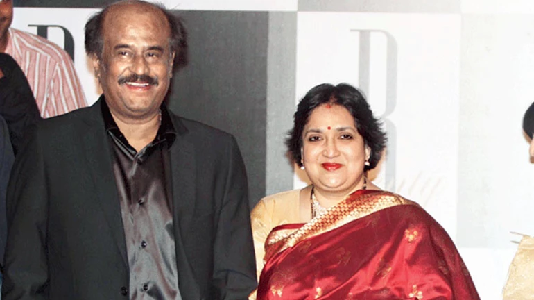 सुपरस्टार रजनीकांत की पत्नी पैसे उधारी को लेकर विवादों में घिरीं  