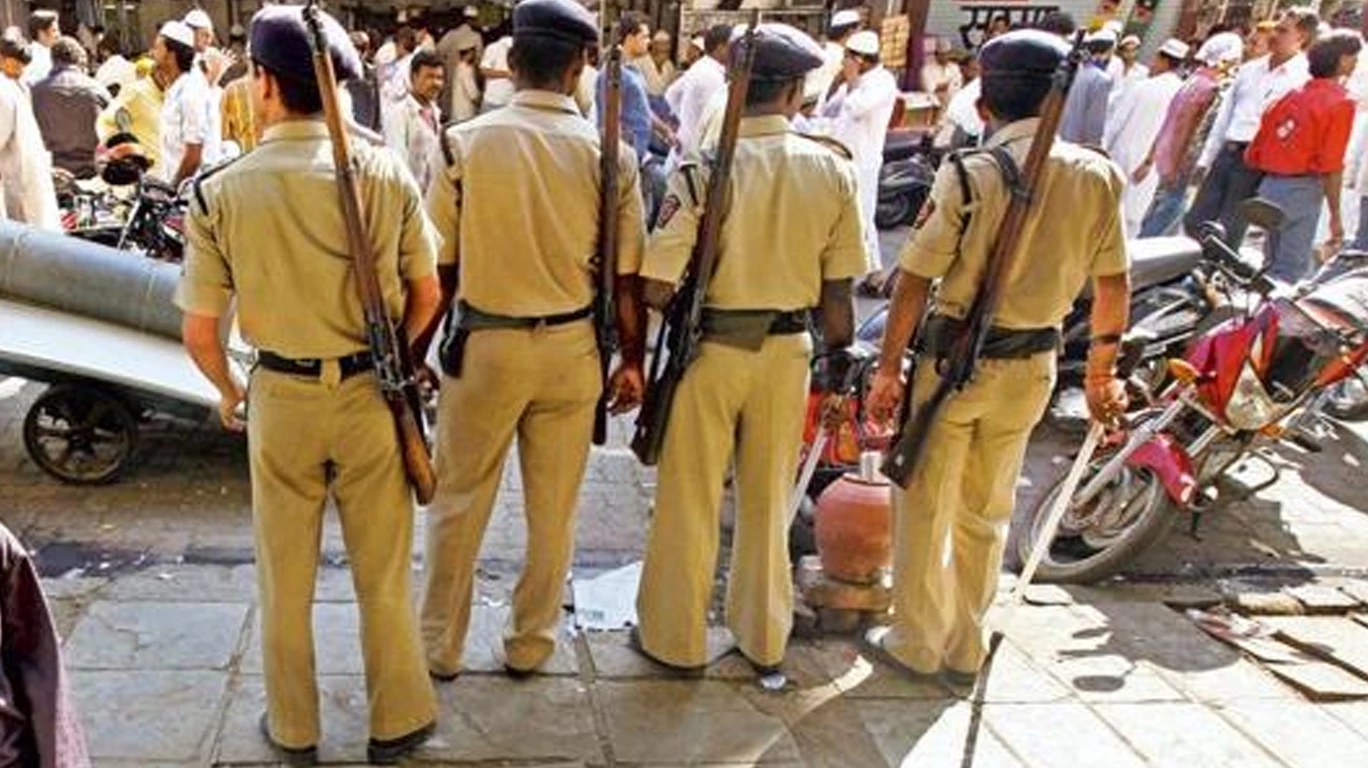 थापाड्या हवालदाराने ८५ लाखांना 'असं' गंडवलं