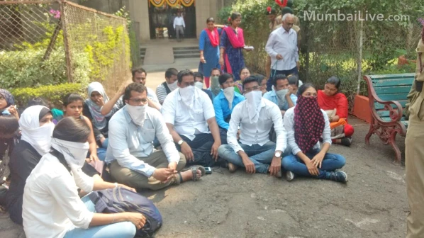 मुंबई विद्यापीठाचा घोळ संपेना, 3 सेमिस्टर होऊनही गुणपत्रिका काही मिळेना