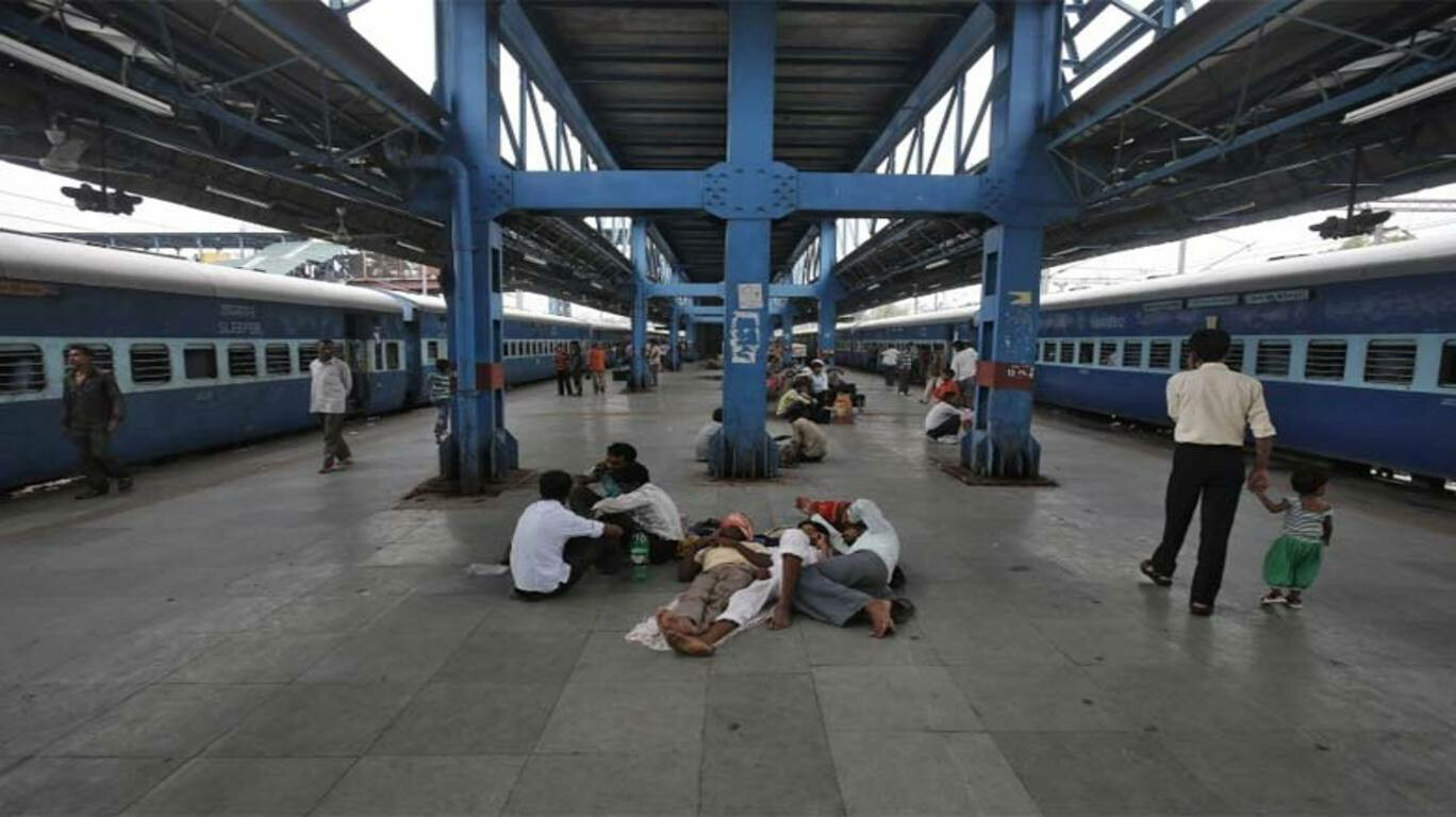 WR's Mumbai Division Achieves Historic 100% Punctuality