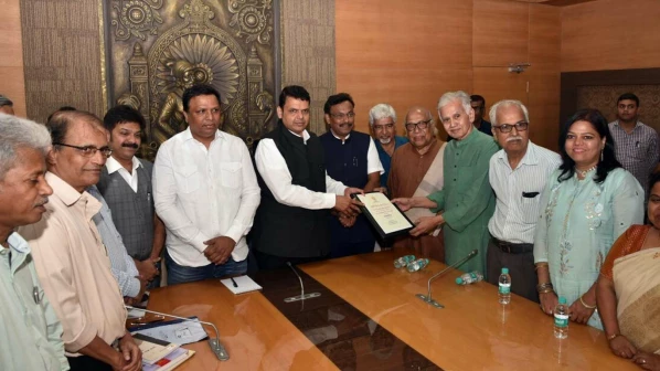 मराठी भाषा भवनाची मुहूर्तमेढ, जागेचं हस्तांतरण