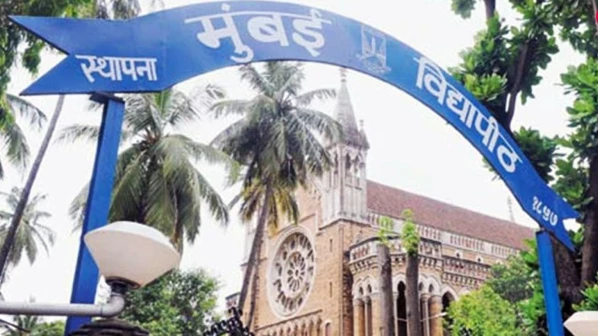 मुंबई विद्यापीठाच्या विद्यार्थ्यांची 'रायगड परिक्रमा'