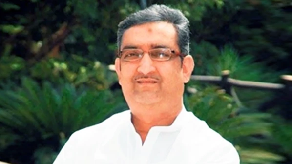 विधानसभा में परिचारक के निलंबित ना होने पर शिवसेना आक्रमक