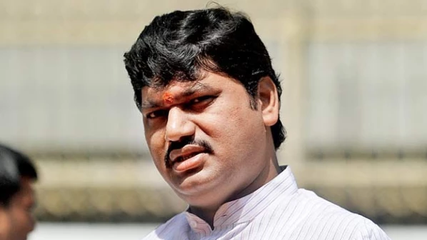 कथित सीडी प्रकरणी मुंडे यांची चौकशी करा- मुख्यमंत्री