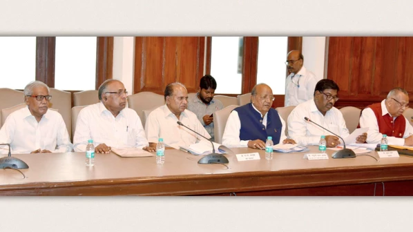 सफाई कामगार योजनांपासून वंचित का? आयोगाने महापालिकेला झापलं