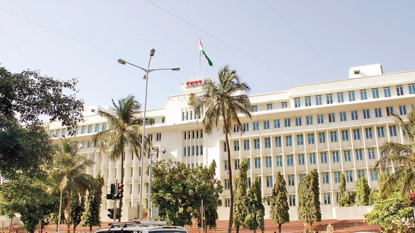 ५ दिवसांचा आठवडा दूरच; समितीच नाही, तर निर्णय होणार कसा?