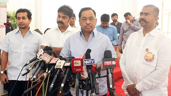 विधानभवनात राणे, मुख्यमंत्री भेट