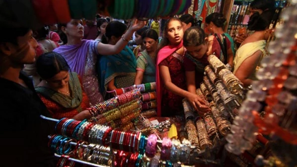 महिलाओं के लिए आज खरिददारी पर कई जगहों पर ऑफर्स!