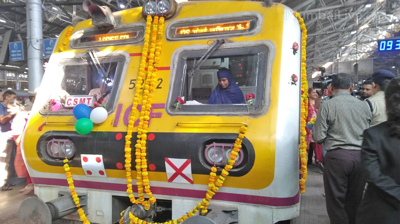 मध्य रेल्वेच्या 'तक्रार बूथ'ला महिलांचा उत्स्फूर्त प्रतिसाद
