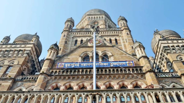 महापालिकेच्या २ निवृत्त अधिकाऱ्यांना २५ लाखांचा दंड