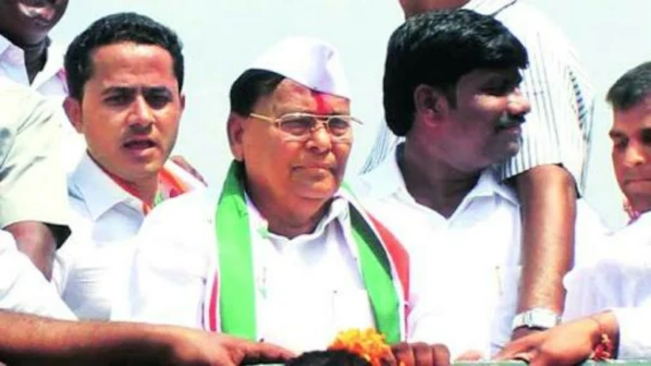 काँग्रेसचा निष्ठावंत लोकनेता हरपला