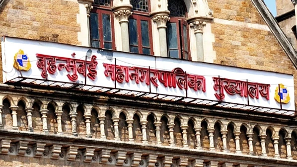 बांधकाम सील करताच भरले १.२२ कोटी, महापालिकेची कारवाई सुरूच