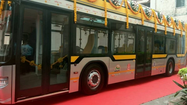 मुंबई में पहली बार दौड़ेगी हाइब्रिड बस!