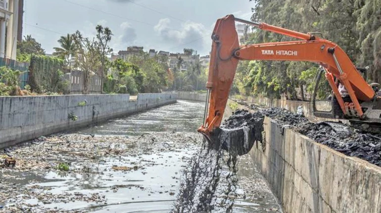 नाले सफाई के लिए बीएमसी को मिले रोबोट नाले सफाई के लिए बीएमसी को मिले रोबोट