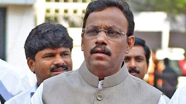 Teachers' Salaries will be credited in three days: Vinod Tawde