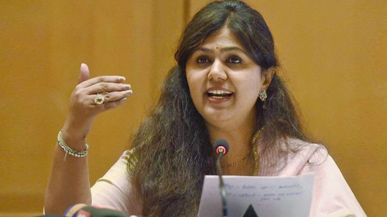 Mobile Scam: NCP leader Dhananjay Munde accuses BJP minister Pankaja Munde of committing ₹65 crore scam Mobile Scam: NCP leader Dhananjay Munde accuses BJP minister Pankaja Munde of committing ₹65 crore scam