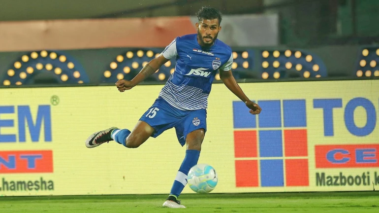 Left-back Subashish Bose's defending skills proves beneficial for Mumbai City FC Left-back Subashish Bose's defending skills proves beneficial for Mumbai City FC