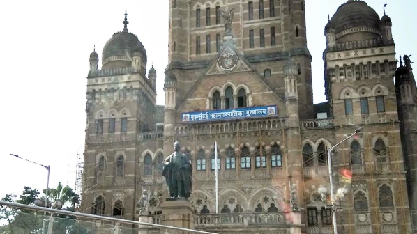 मुंबईत कर न भरल्याने ३१ विकासकांच्या साईट्स 'सील'!