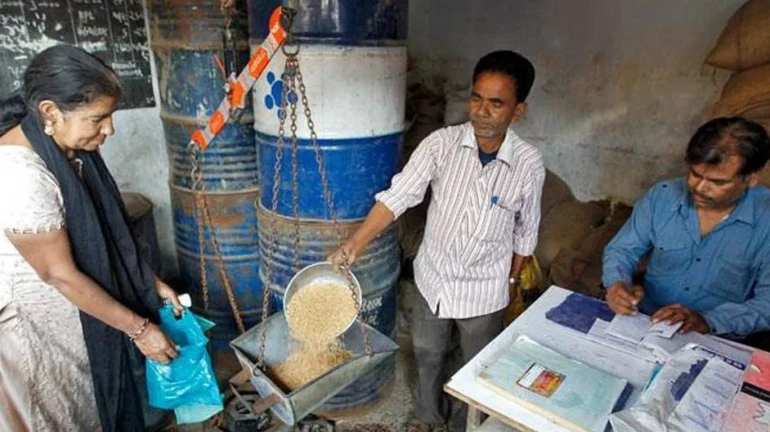 Ration shopkeepers must be paid their salaries immediately: Dhananjay Munde