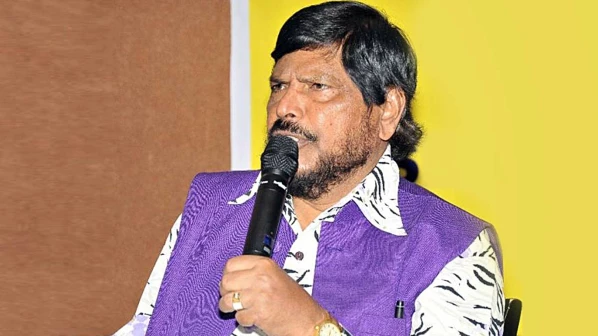 आंबेडकरांच्या मोर्चाला पाठिंबा नाही- रामदास आठवले