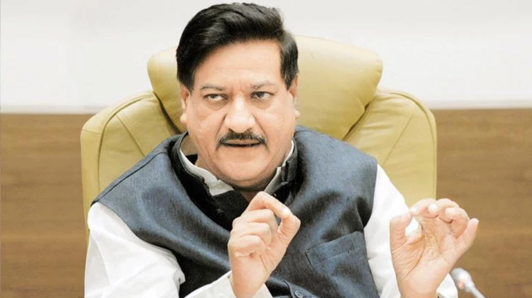 Alert about "Operation Lotus": senior Congress leader Prithviraj Chavan Alert about "Operation Lotus": senior Congress leader Prithviraj Chavan