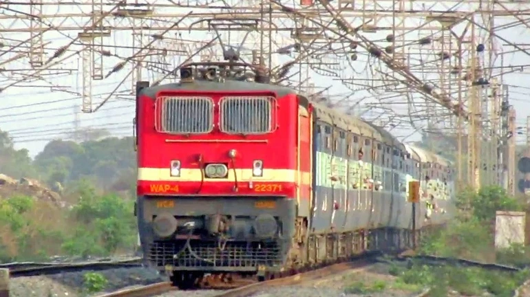 गर्मी में मुंबई से गोरखपुर के लिए दो स्पेशल ट्रेन