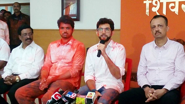 युवासेनेला १००% मार्क्स, सिनेटच्या १० पैकी १० जागा जिंकल्या