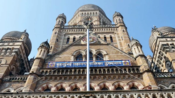 महापालिकेच्या अर्थसंकल्पीय चर्चेत पहारेकरीच सरस