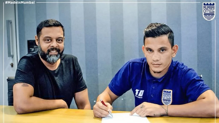 Mumbai City FC renew deal for full-back Davinder Singh