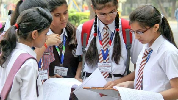 सीबीएसईच्या दहावीच्या विद्यार्थ्यांना दिलासा, फेरपरीक्षेचं संकट टळलं