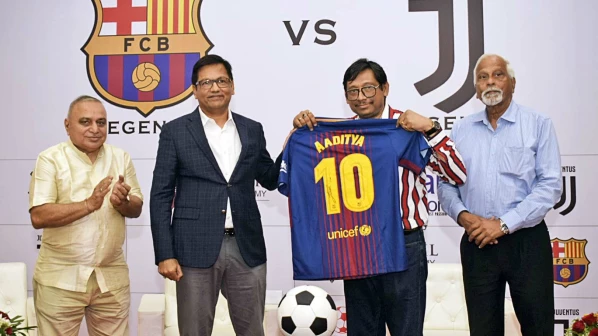 बार्सिलोना, युव्हेंट्सचे देव मुंबईत अवतरणार