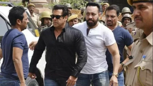 सलमान के खिलाफ जमानती वारंट पर रोक
